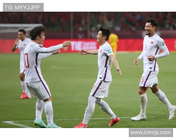 中国足球队虽缺国际巨星但也有潜力球员为国争光